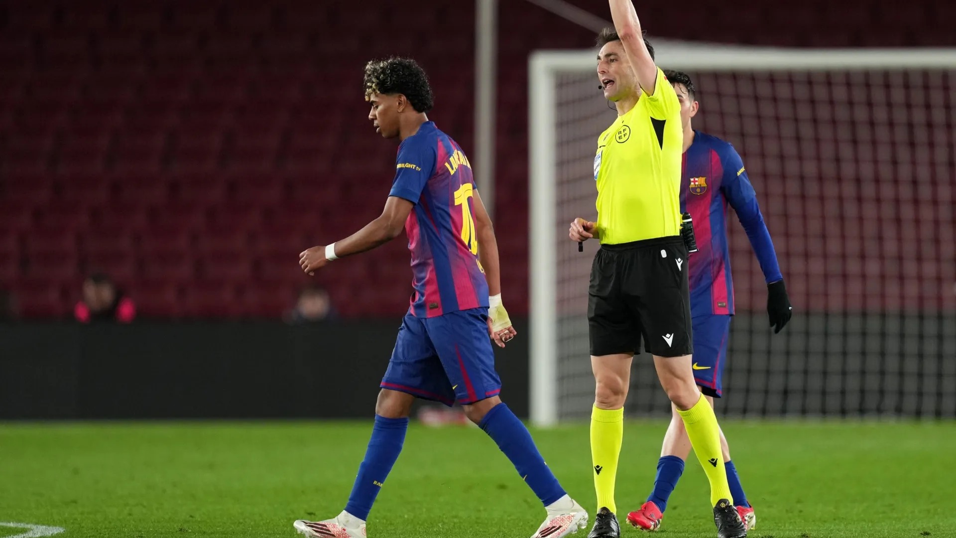 亚马尔国王杯逆转未竟:3-0大胜背后的助攻与泪水